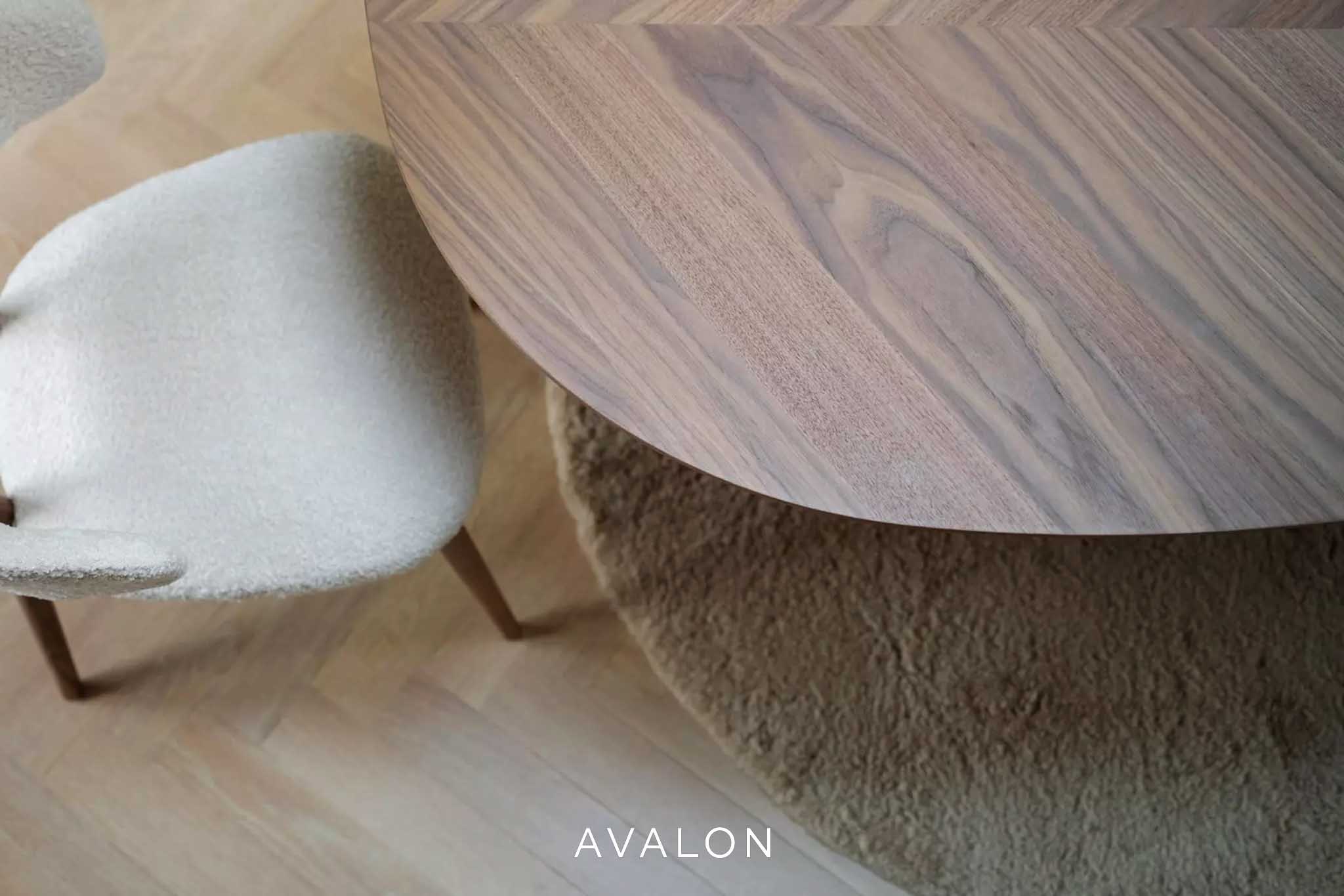 Mobitec Blossom dining table