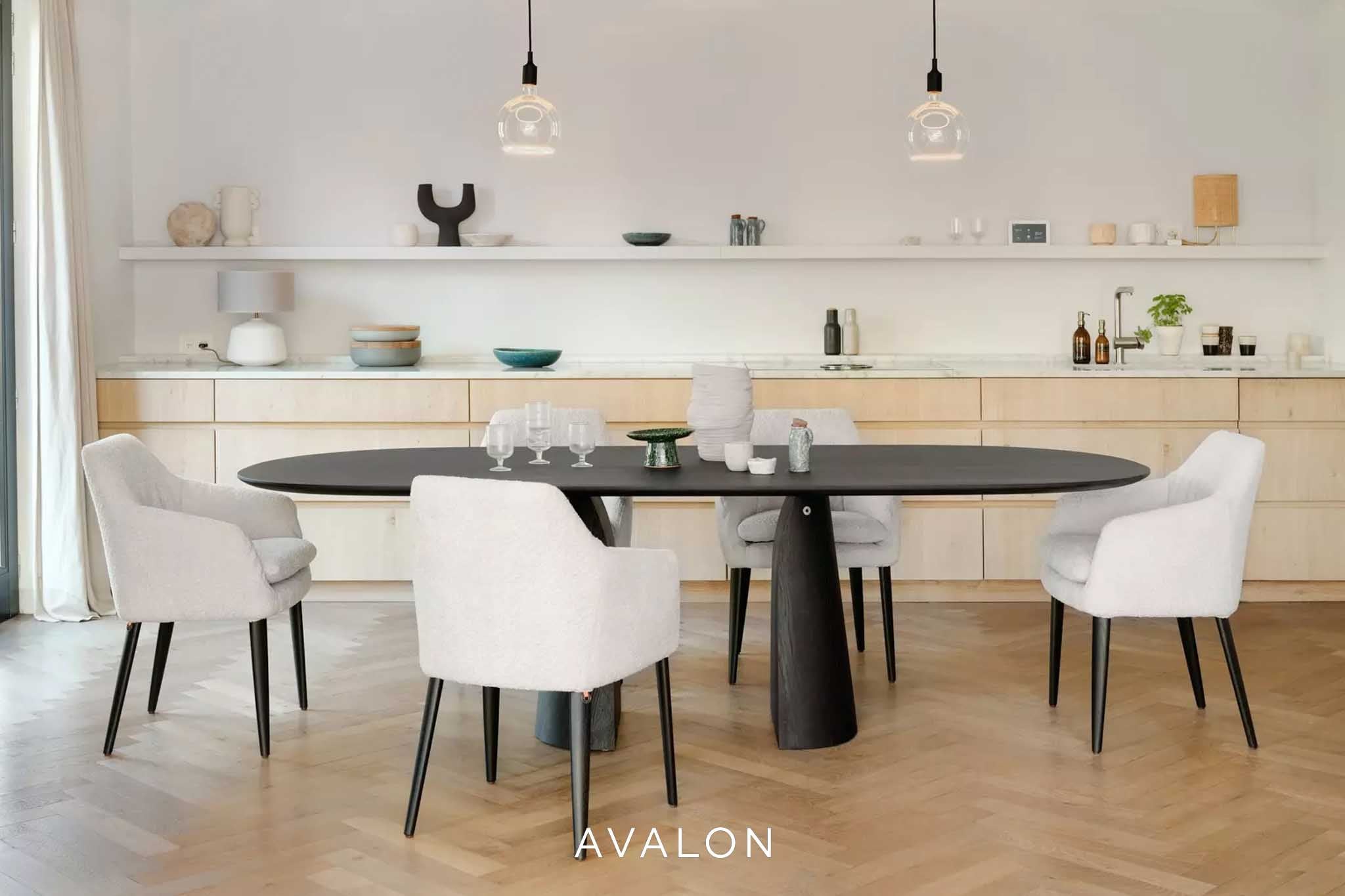 Mobitec Blossom dining table