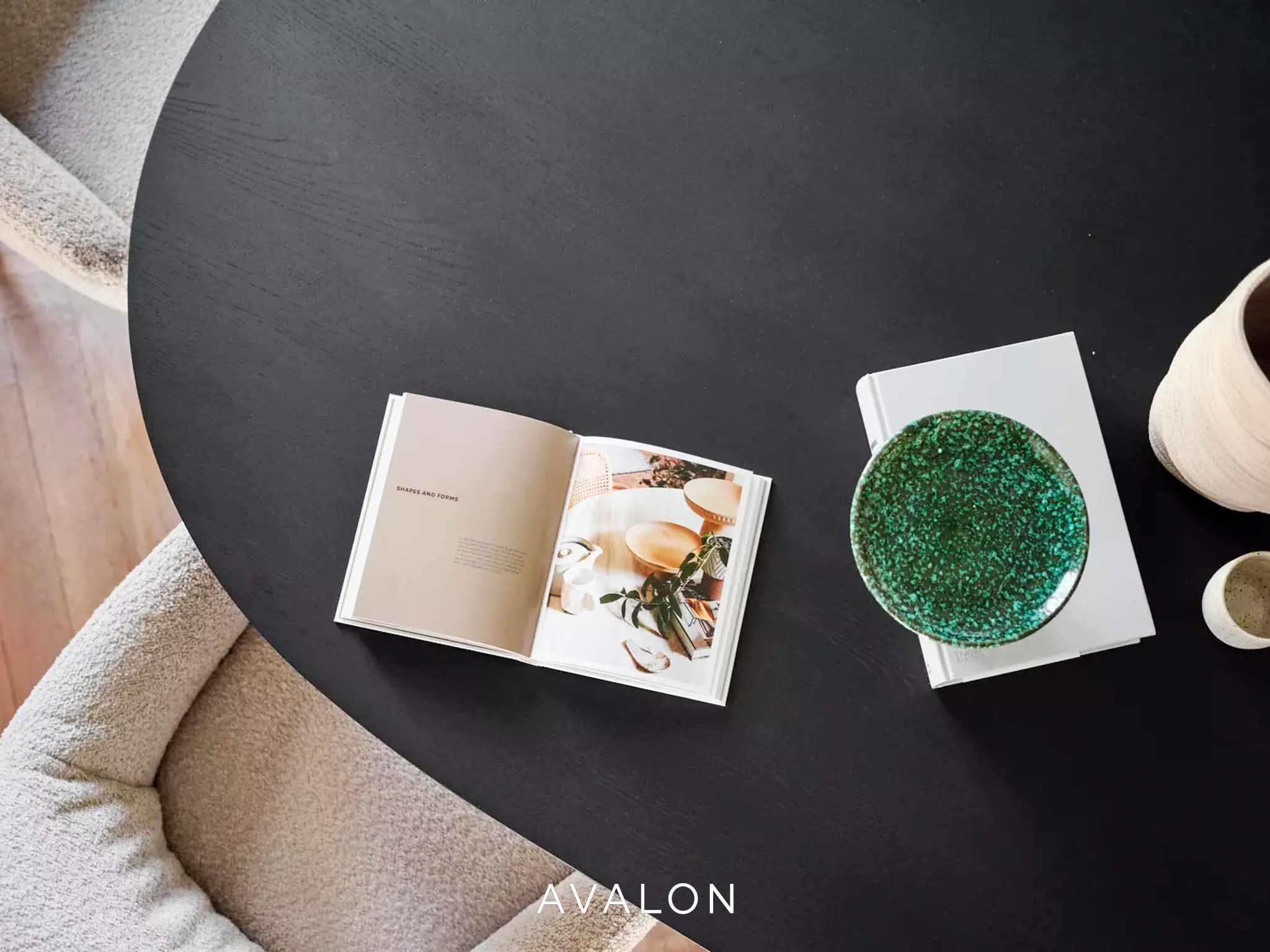 Mobitec Blossom dining table