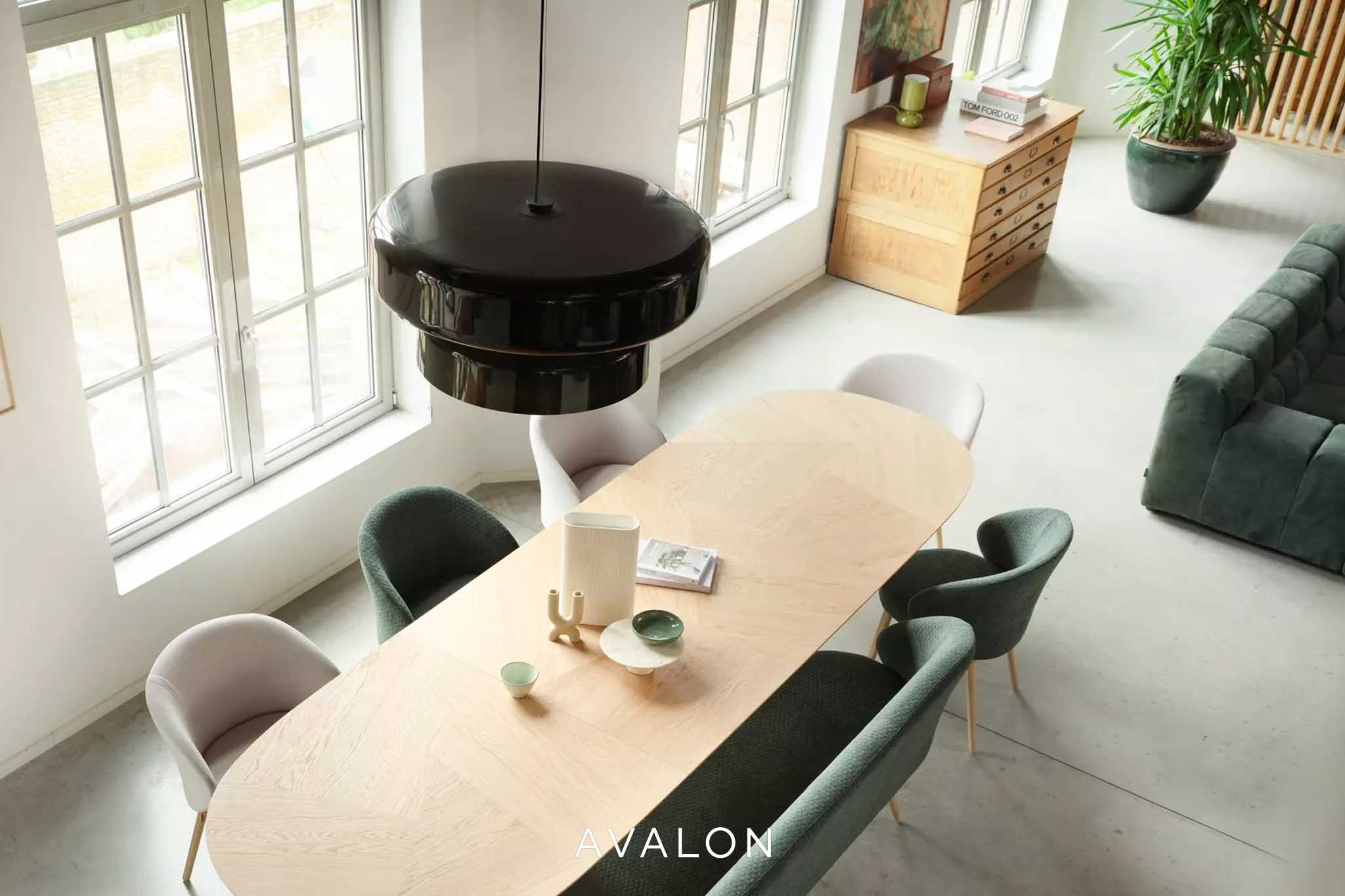 Mobitec Blossom dining table