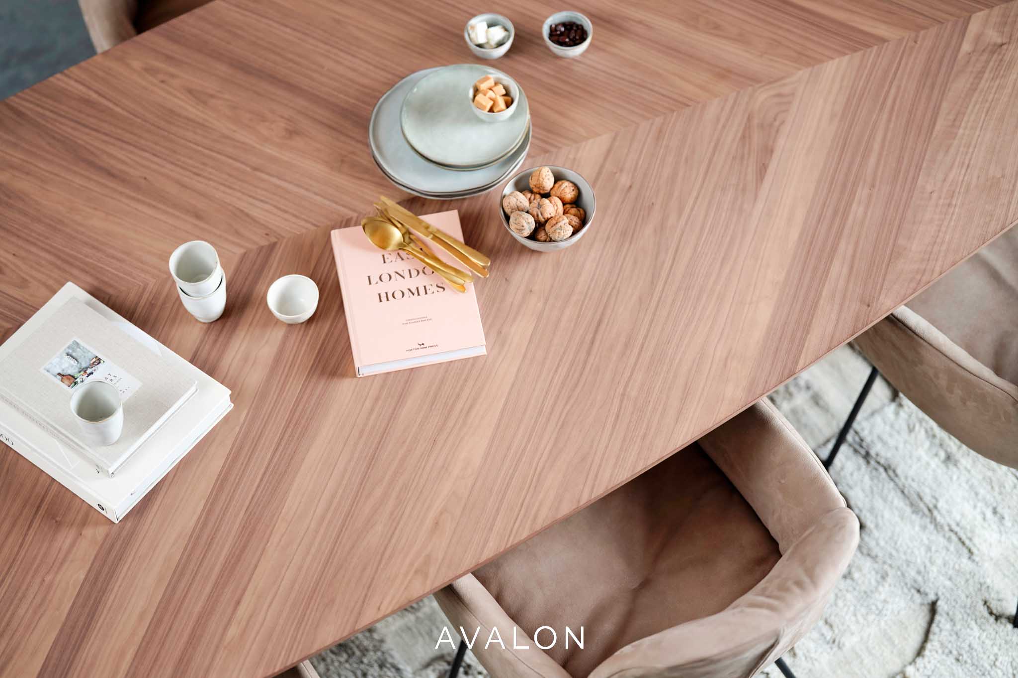Mobitec Dolmen dining table oval